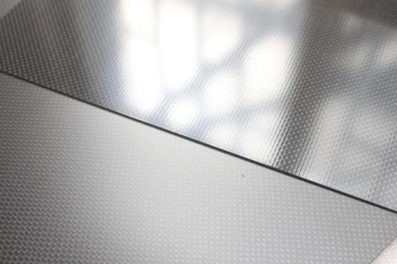 600*1000mm Yüksek Güçlü 3K Plain Glossy Carbon Fiber Sheet