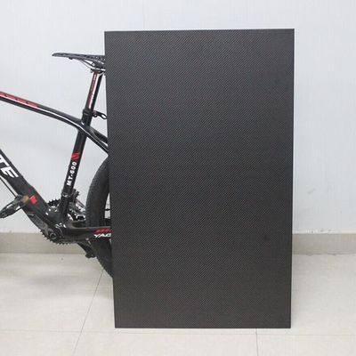 600*1000mm Yüksek Güçlü 3K Plain Glossy Carbon Fiber Sheet
