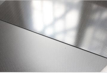 Hafif Ağırlık ve Yüksek Güç 600 * 600mm 3K Plain Matte Carbon Fiber Sheet